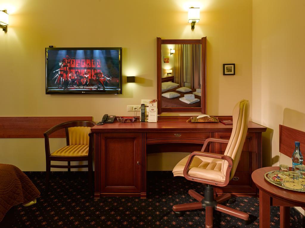 Aura - Hotel & Restaurant & Sauna Zielona Gora  Room photo